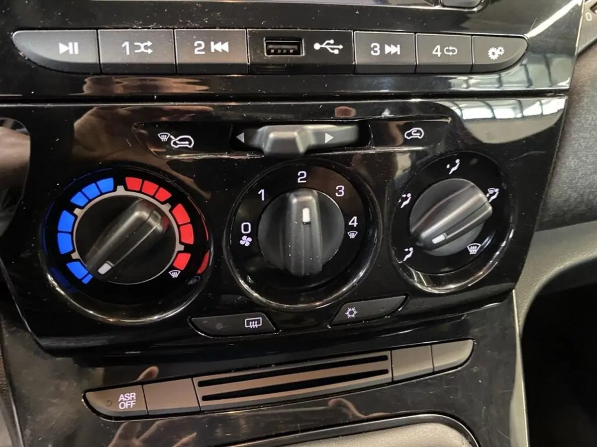 Lancia Ypsilon usata a Torino (11)