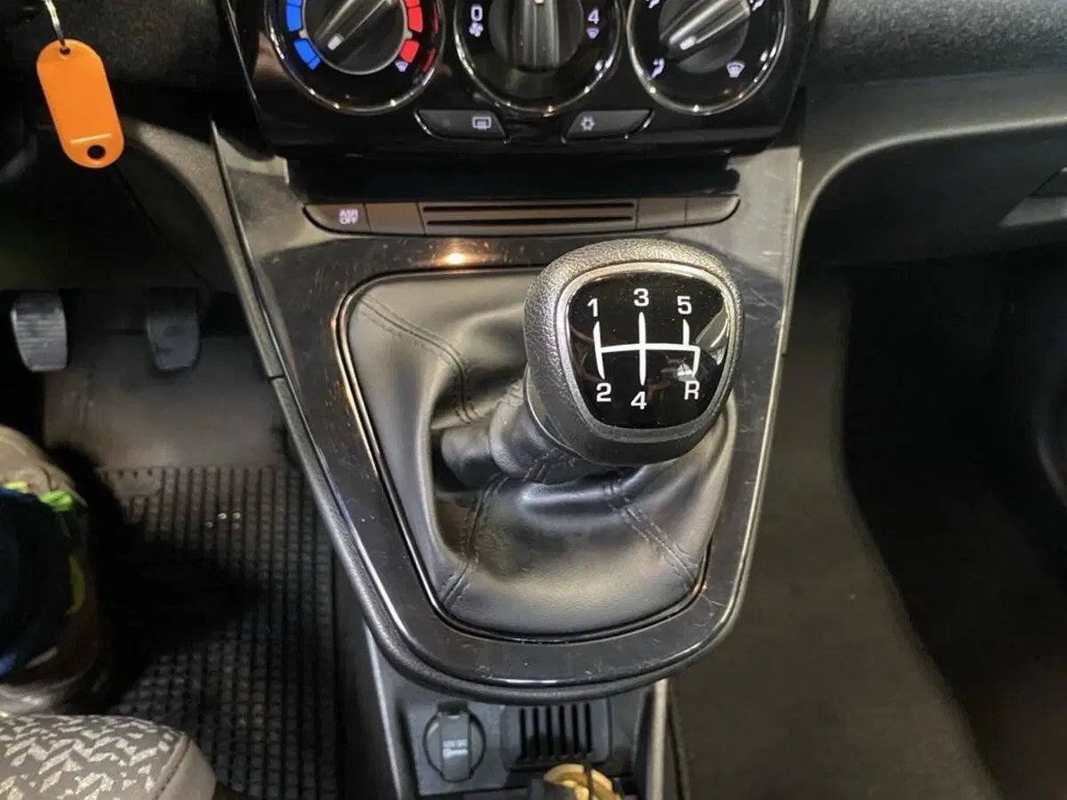 Lancia Ypsilon usata a Torino (12)