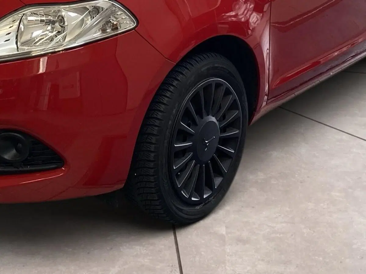 Lancia Ypsilon usata a Torino (15)