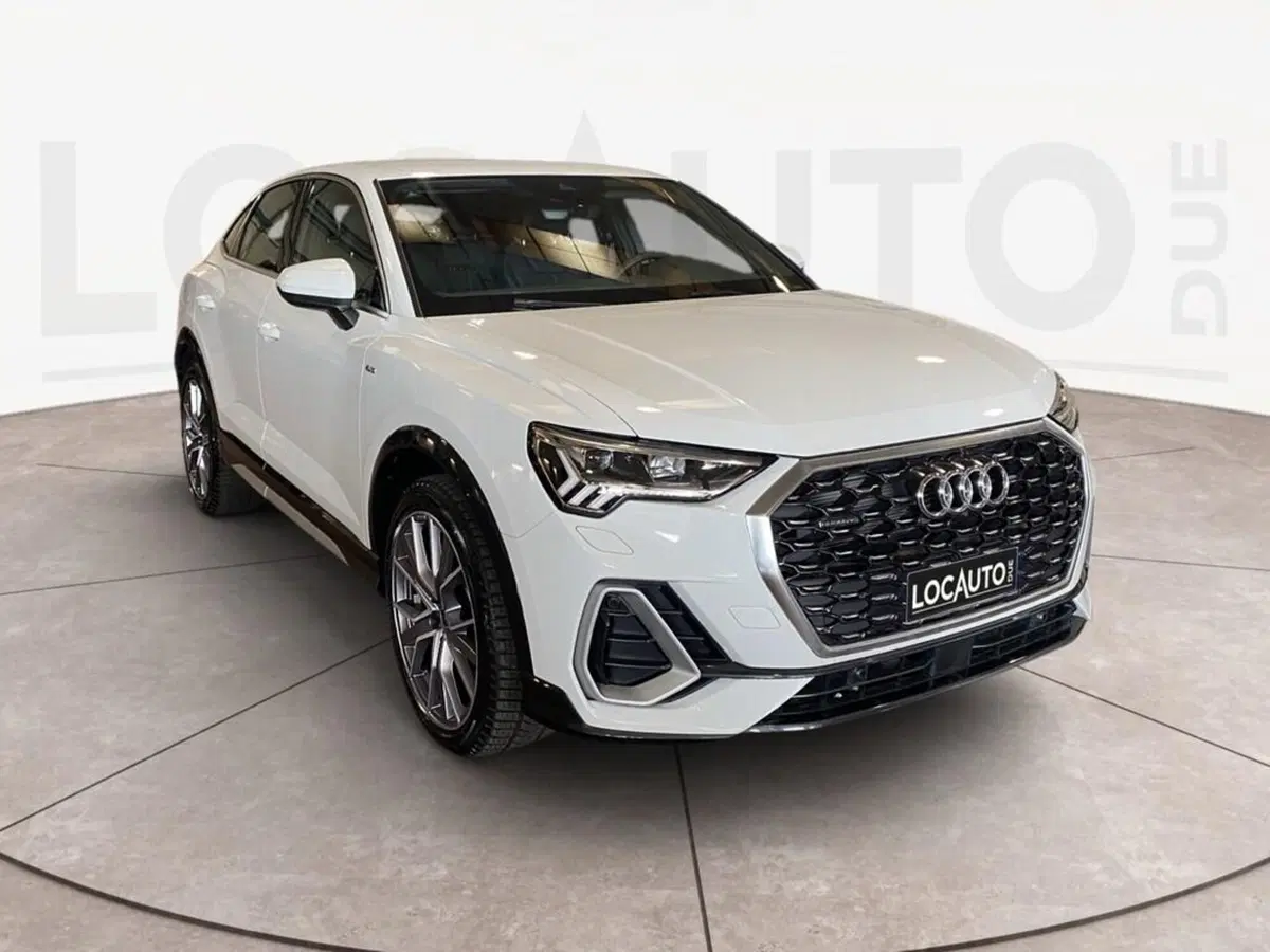 Audi Q3 Sportback nuova a Torino (3)