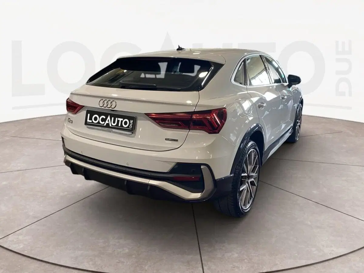 Audi Q3 Sportback nuova a Torino (4)