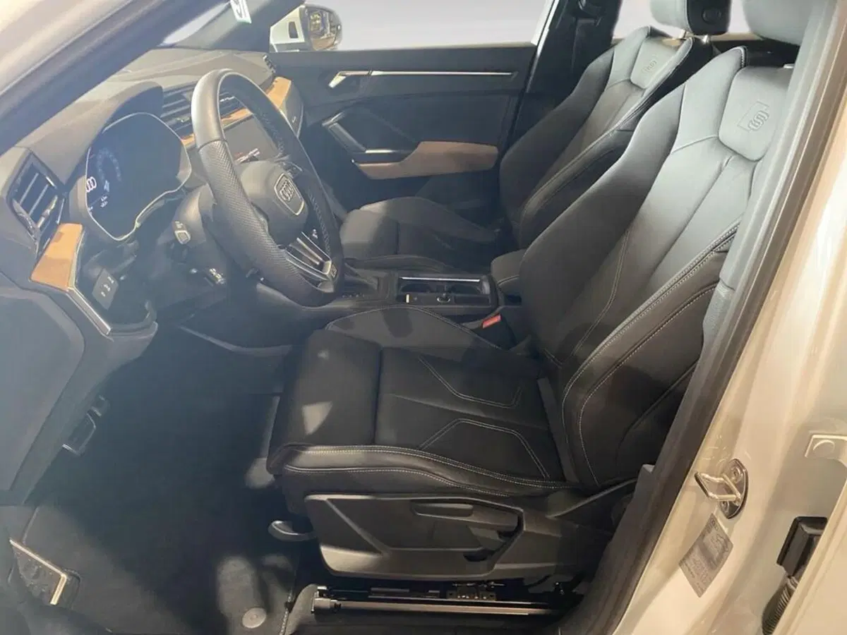 Audi Q3 Sportback nuova a Torino (7)