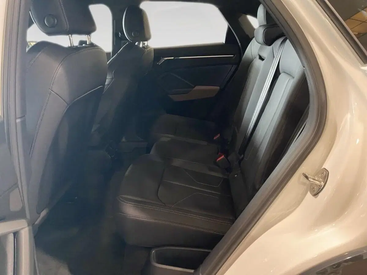 Audi Q3 Sportback nuova a Torino (8)