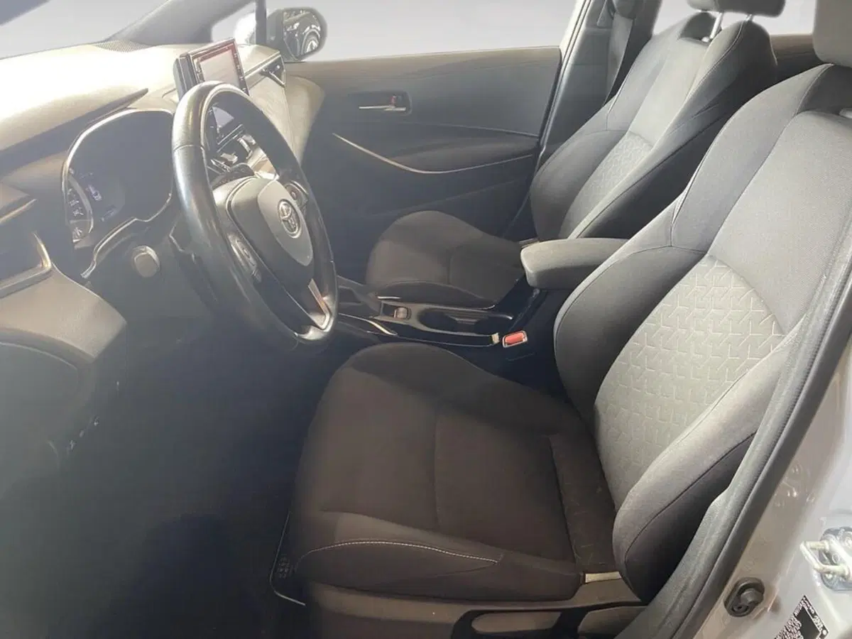 Toyota Corolla Touring Sports usata a Torino (7)