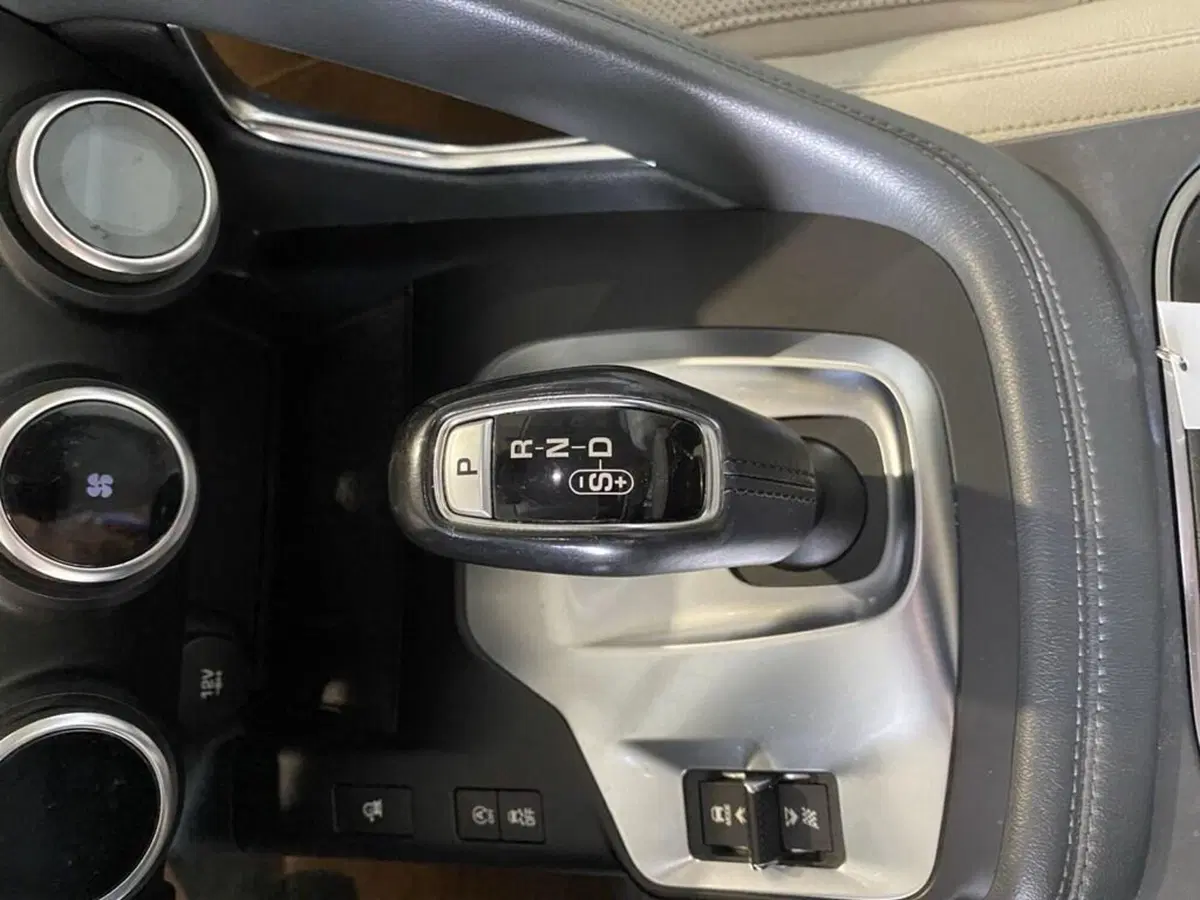 Jaguar E-Pace usata a Torino (11)