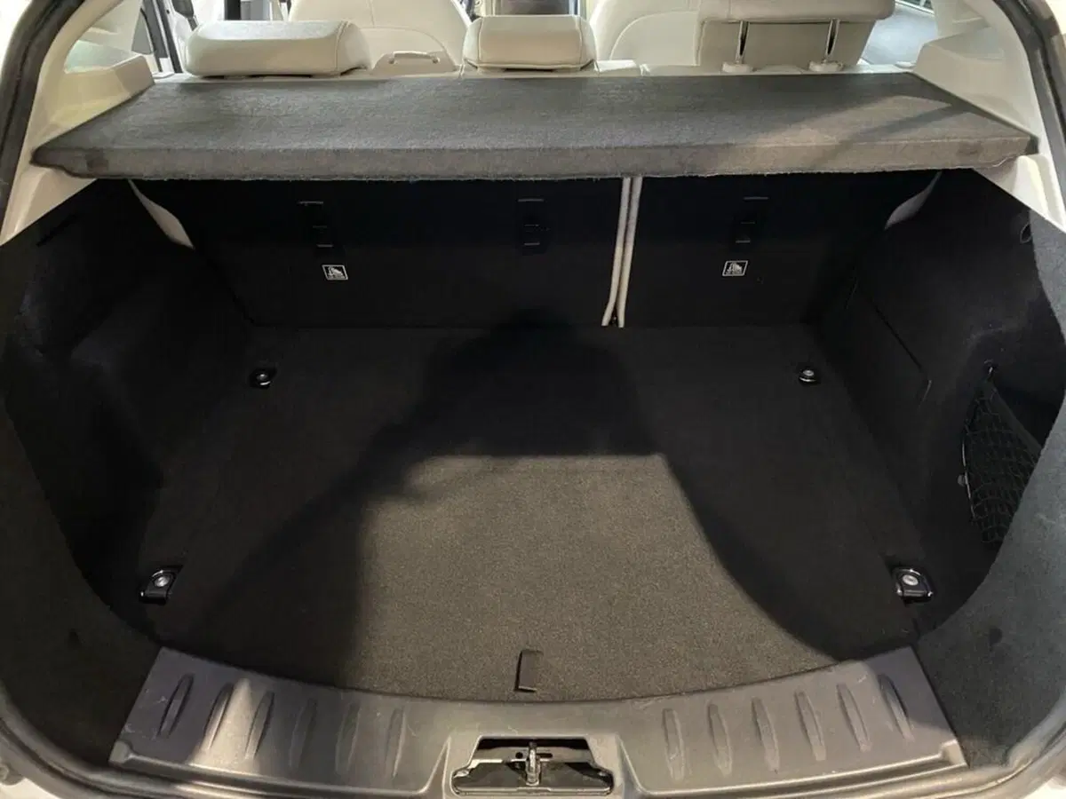 Jaguar E-Pace usata a Torino (9)