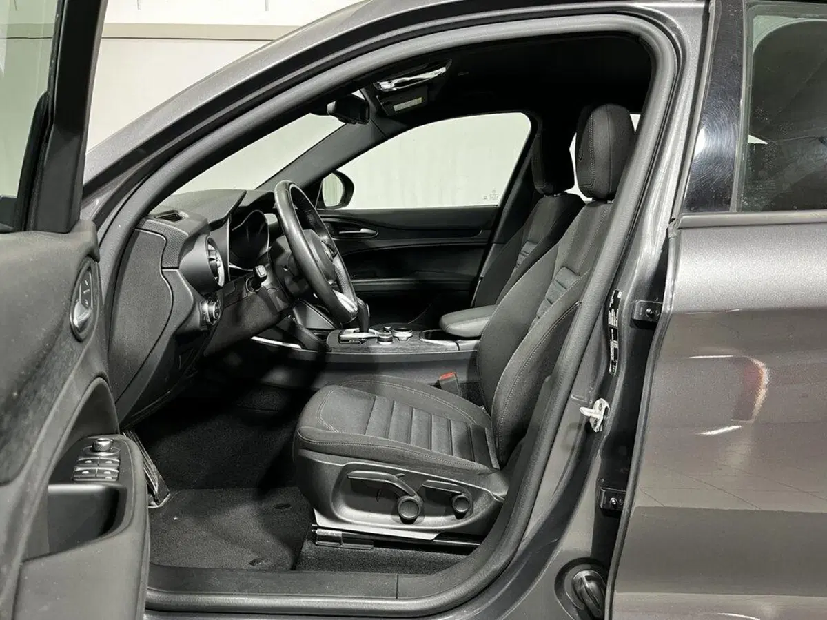 Alfa Romeo Stelvio usata a Sondrio (10)