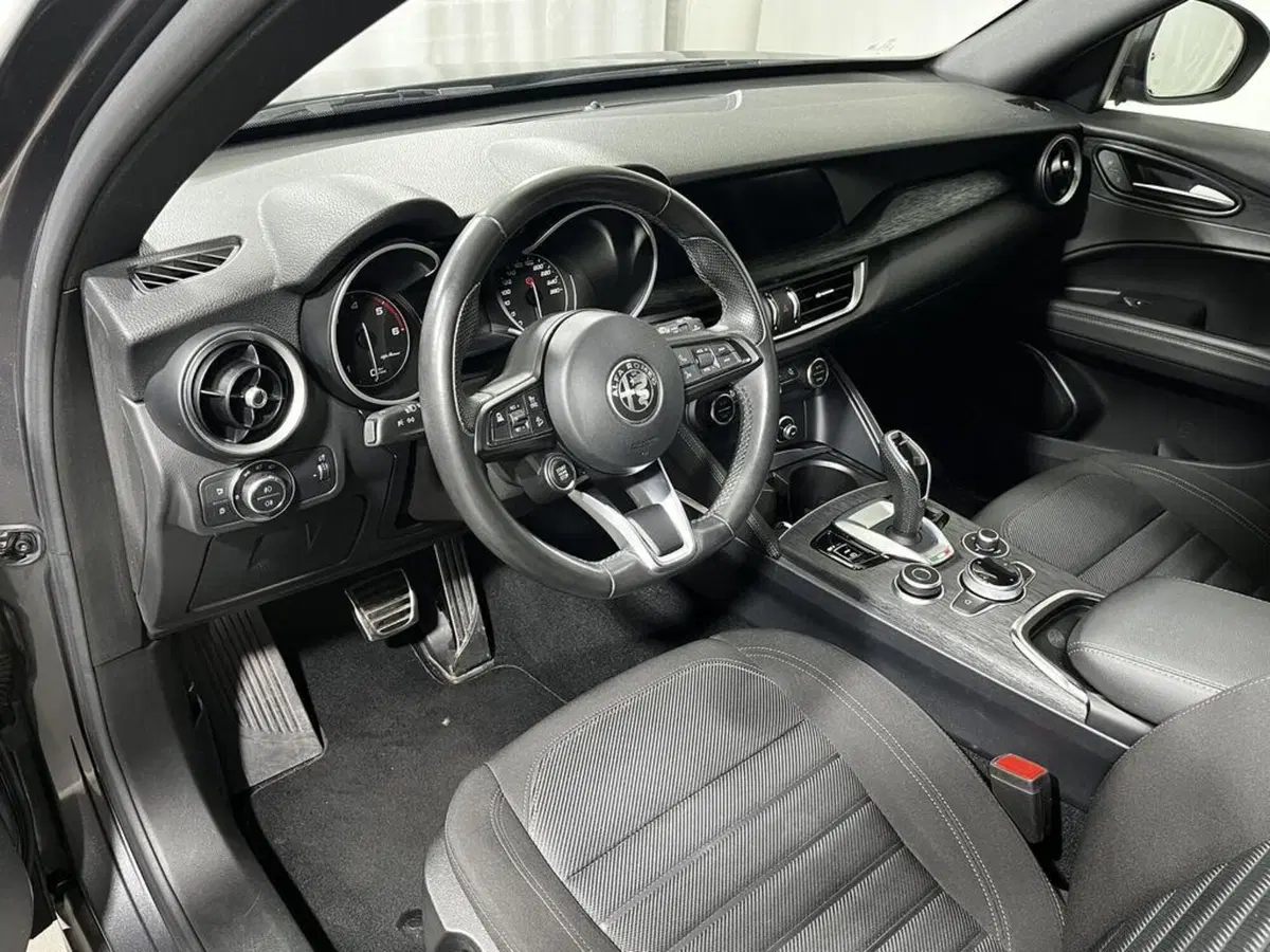 Alfa Romeo Stelvio usata a Sondrio (11)