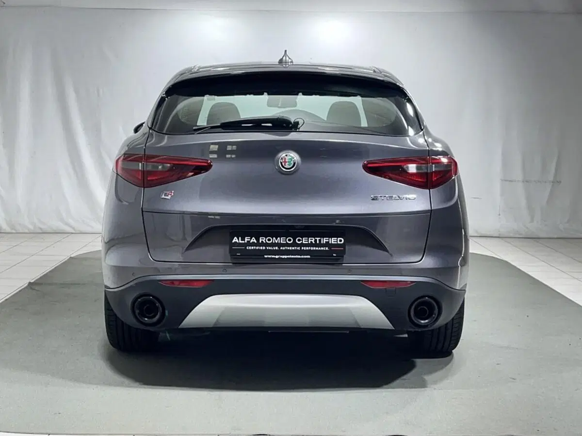 Alfa Romeo Stelvio usata a Sondrio (4)