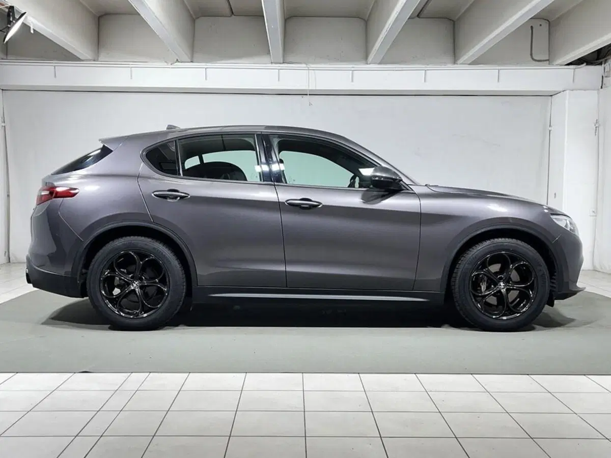 Alfa Romeo Stelvio usata a Sondrio (6)