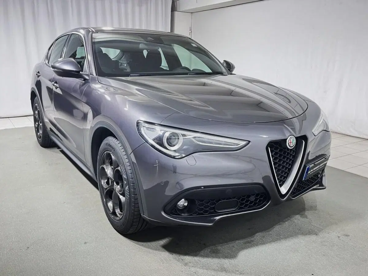 Alfa Romeo Stelvio usata a Sondrio (7)