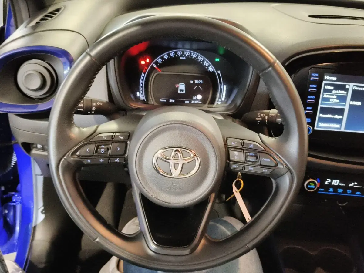 Toyota Aygo X usata a Genova (14)