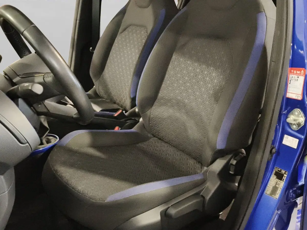 Toyota Aygo X usata a Genova (9)