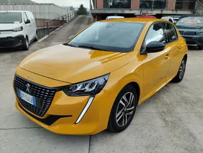Peugeot 208 PureTech 100 Stop&Start 5 porte Allure del 2022 usata a Canelli