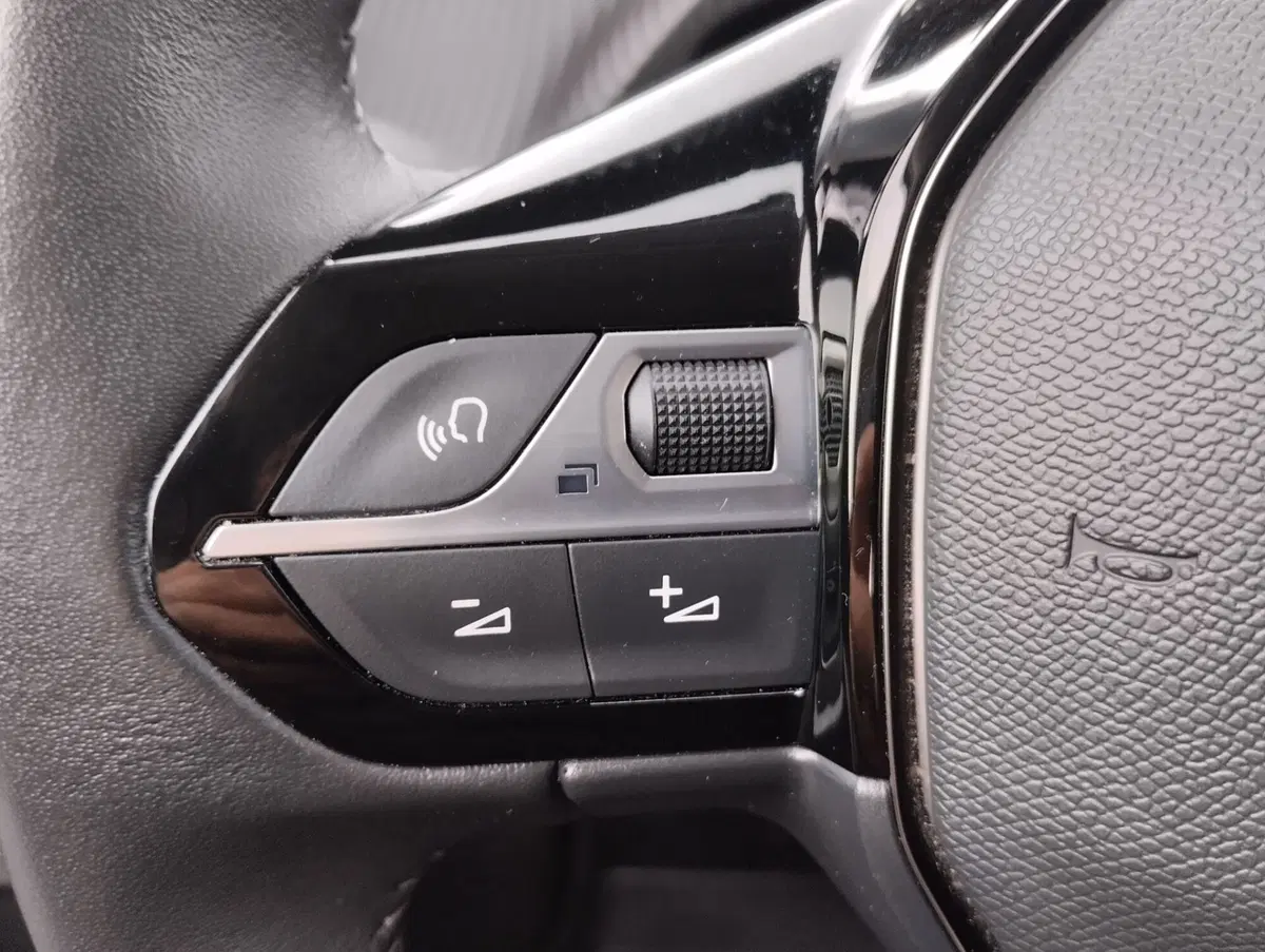 Peugeot 208 usata a Asti (12)