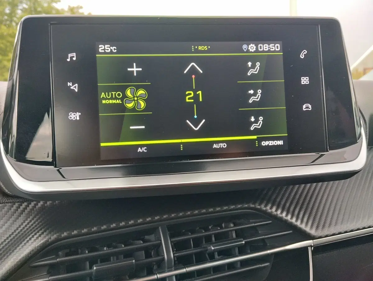 Peugeot 208 usata a Asti (16)