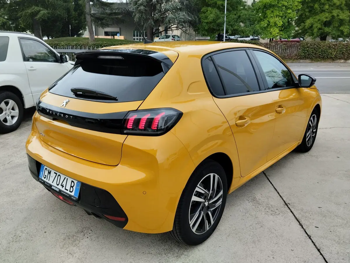 Peugeot 208 usata a Asti (4)