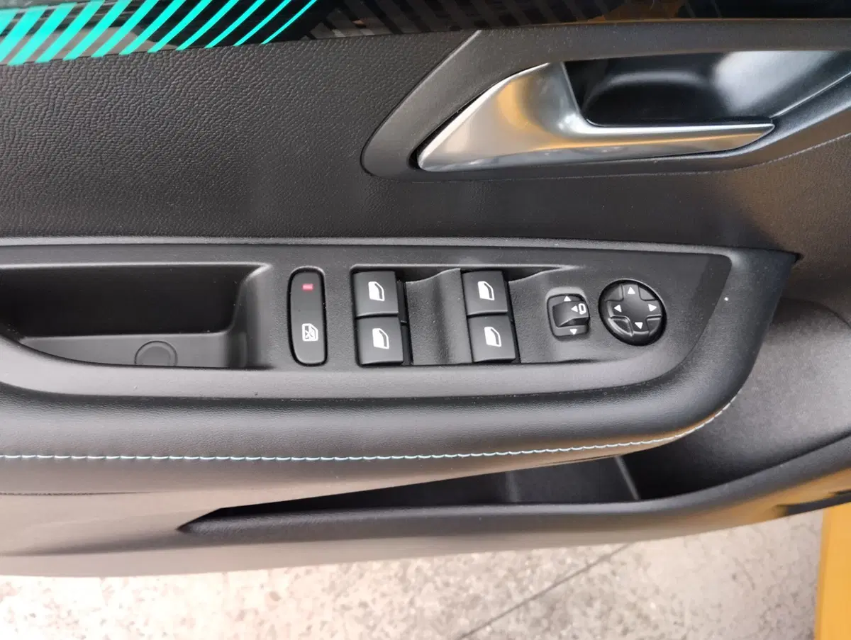 Peugeot 208 usata a Asti (7)