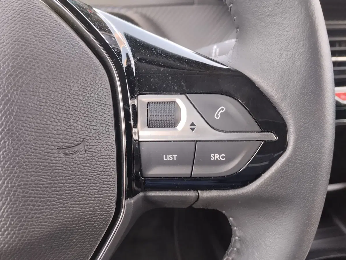 Peugeot 208 usata a Asti (12)