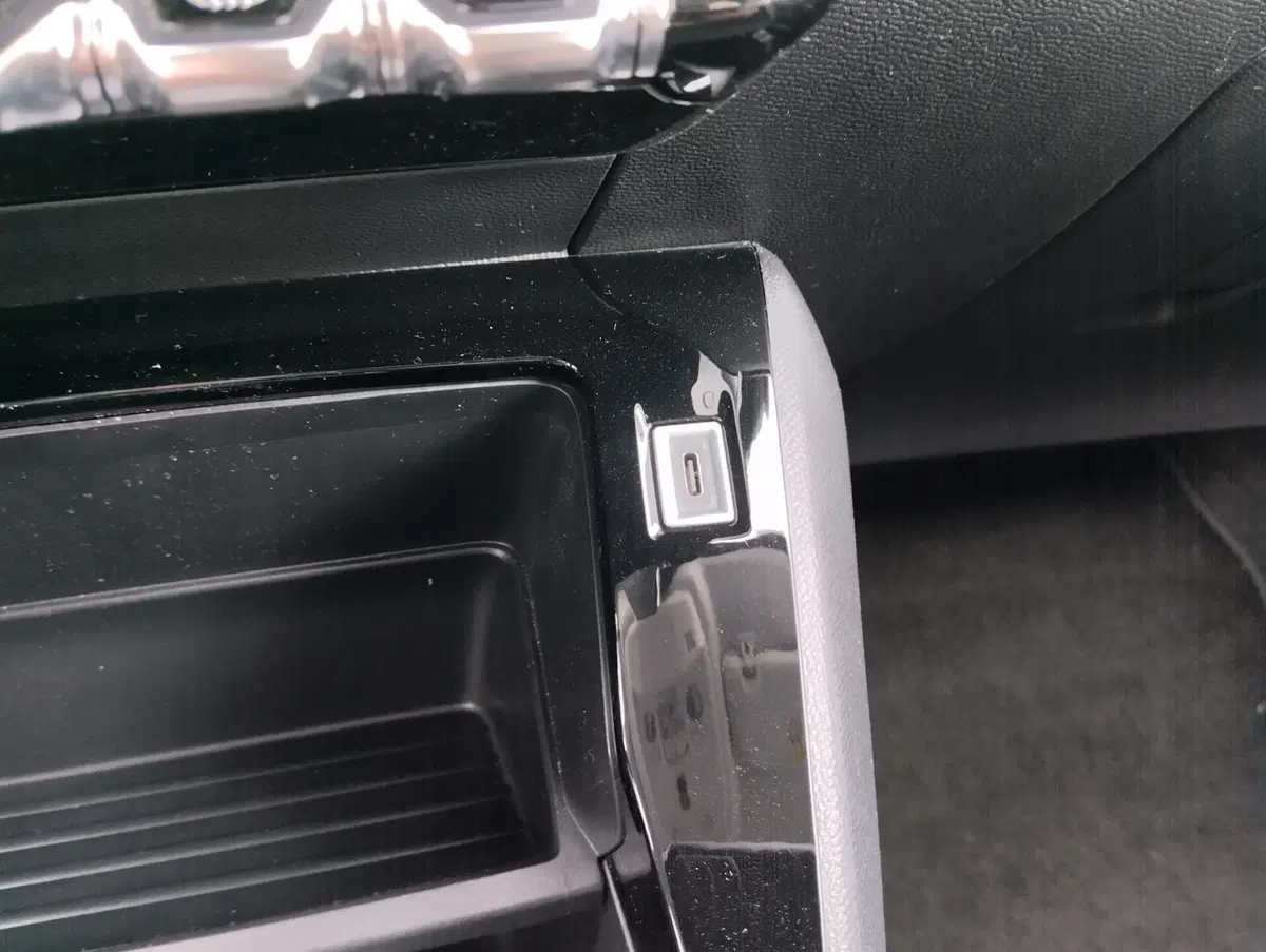 Peugeot 208 usata a Asti (17)
