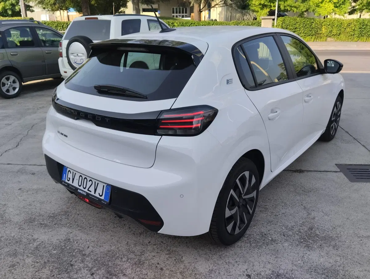 Peugeot 208 usata a Asti (4)