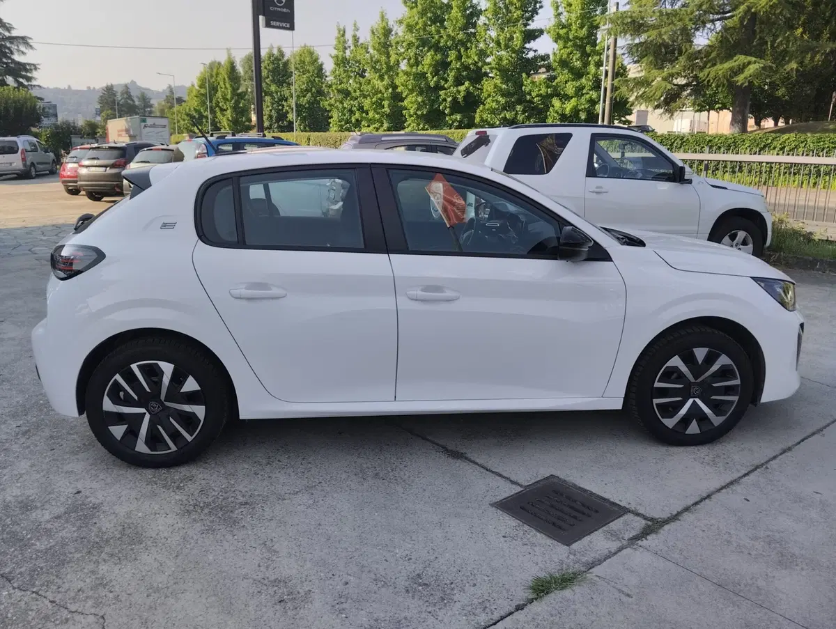 Peugeot 208 usata a Asti (5)