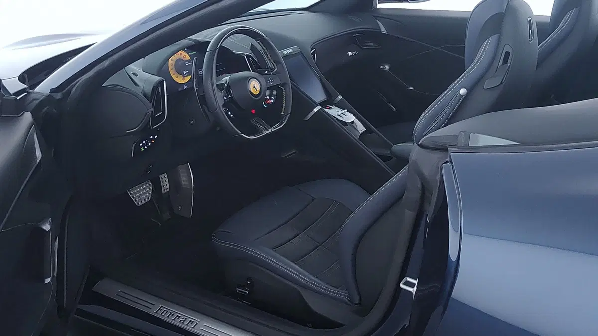 Ferrari Roma Spider usata a Perugia (12)