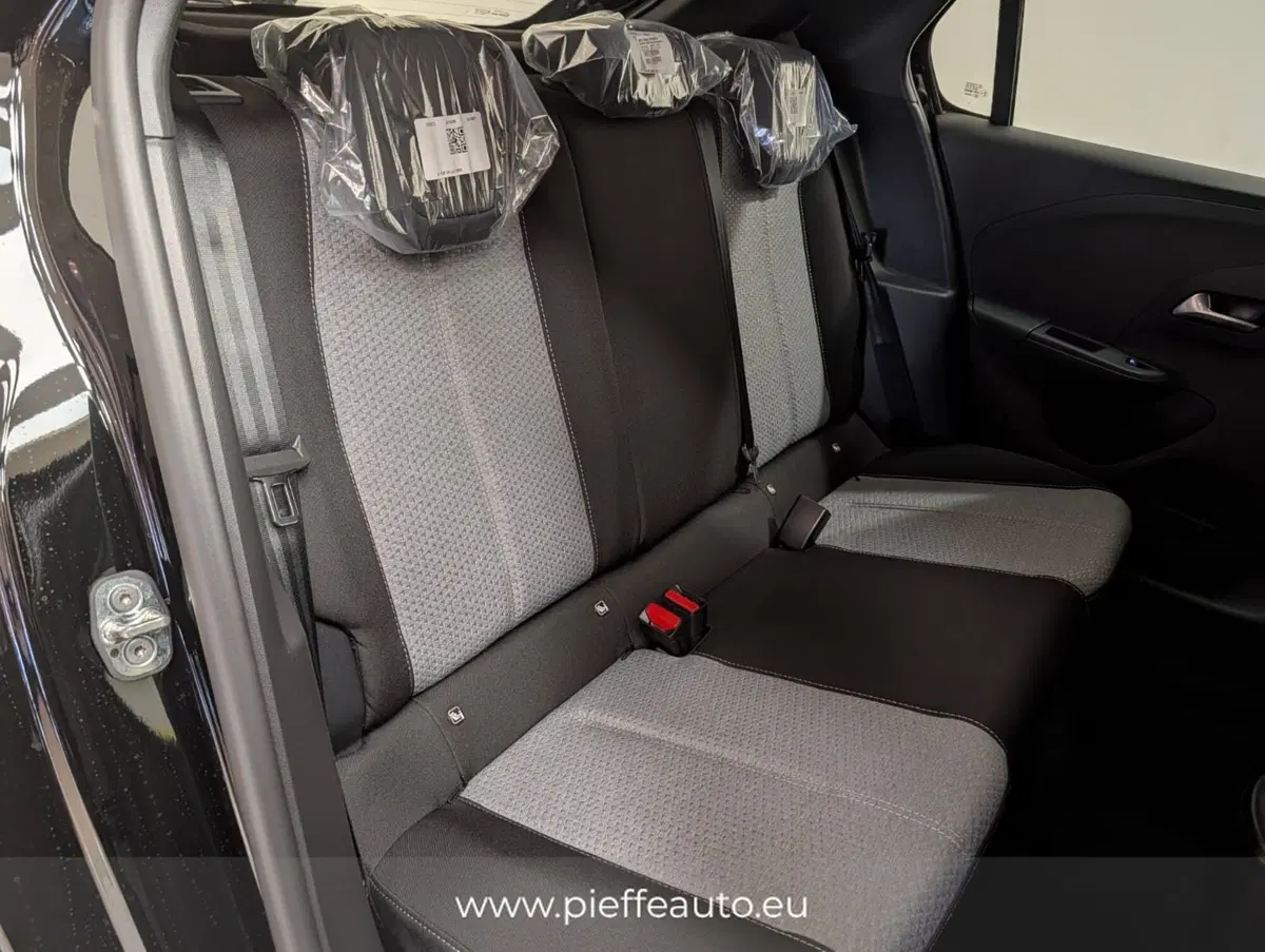 Opel Corsa nuova a Teramo (14)