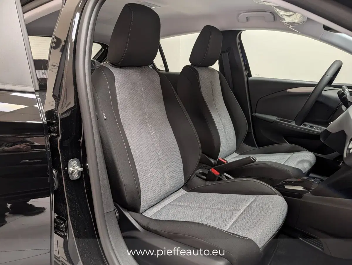 Opel Corsa nuova a Teramo (15)