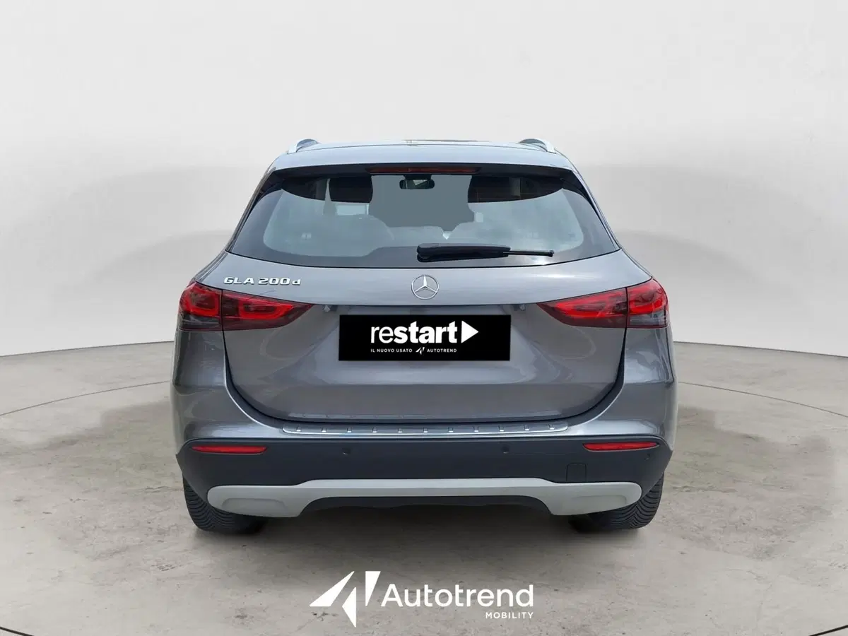 Mercedes-Benz GLA SUV usata a Bari (4)