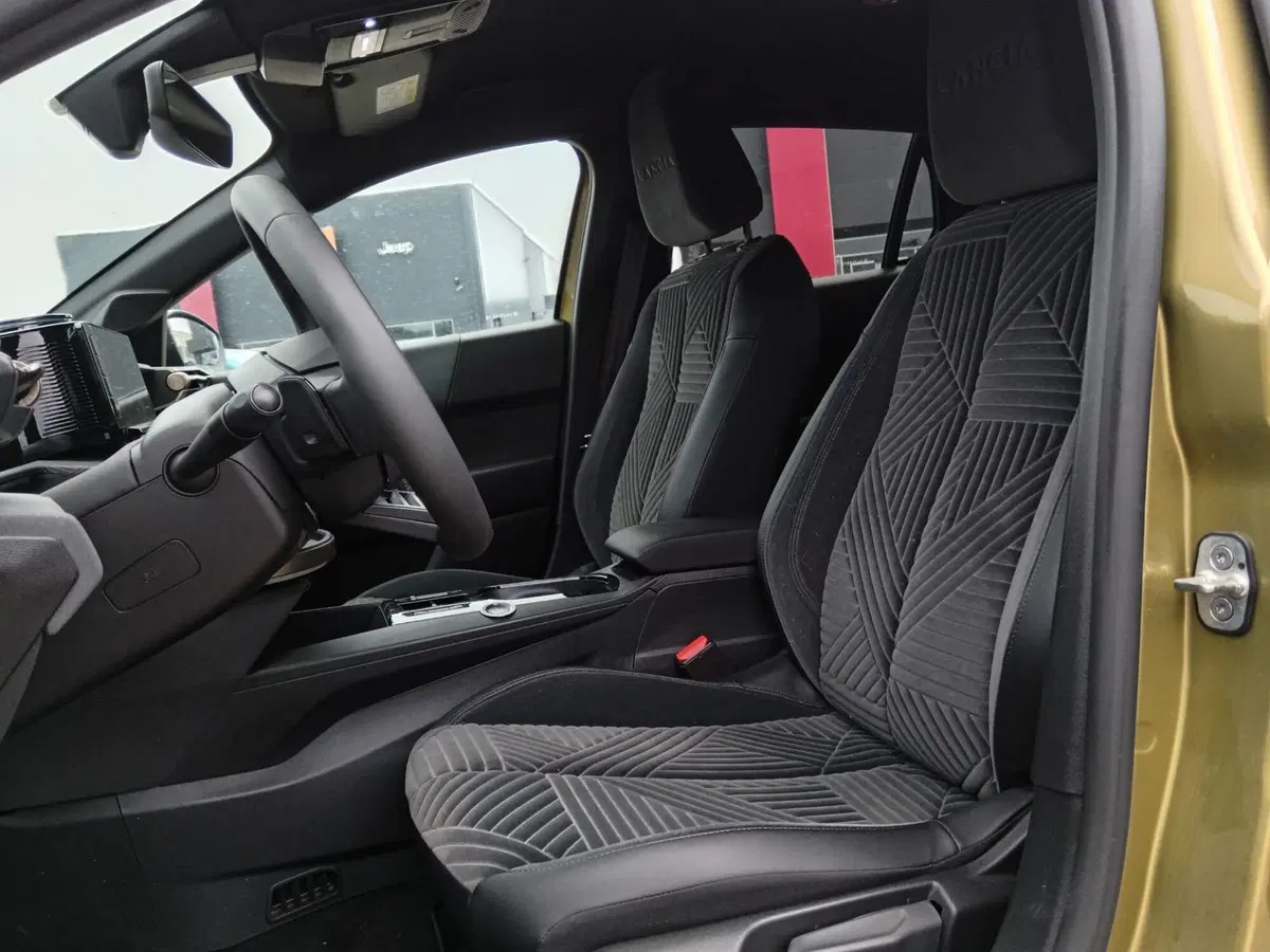 Lancia Ypsilon usata a Alessandria (11)