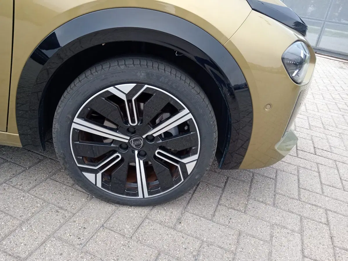 Lancia Ypsilon usata a Alessandria (9)