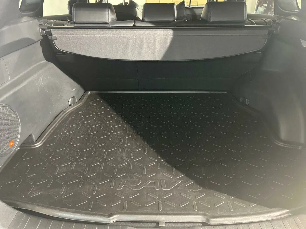Toyota Rav4 usata a Lecco (13)