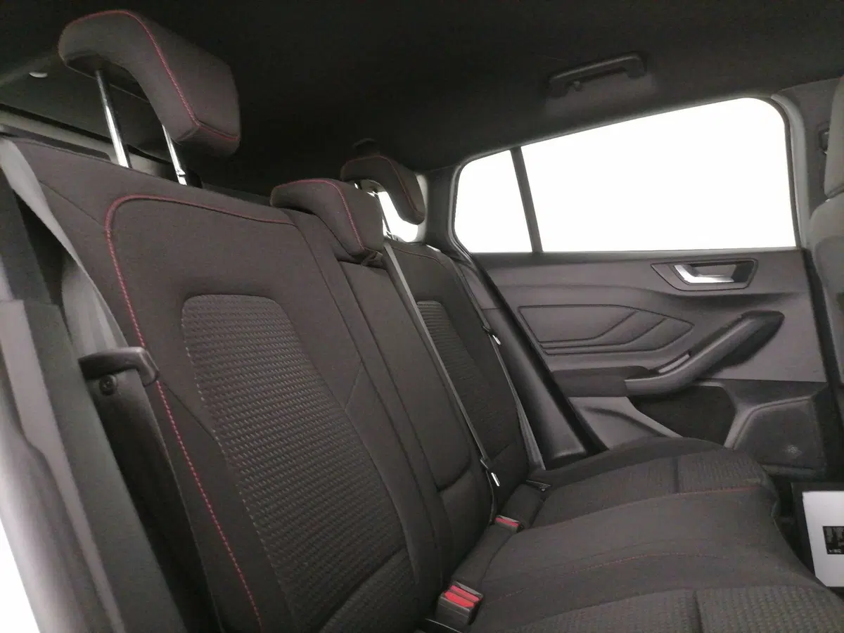 Ford Focus Station Wagon usata a Roma (8)