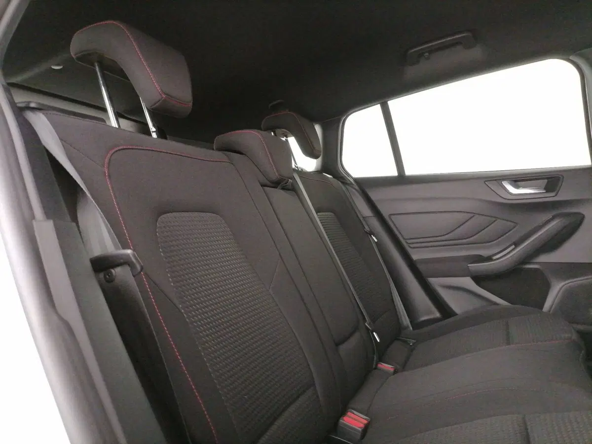 Ford Focus Station Wagon usata a Roma (9)