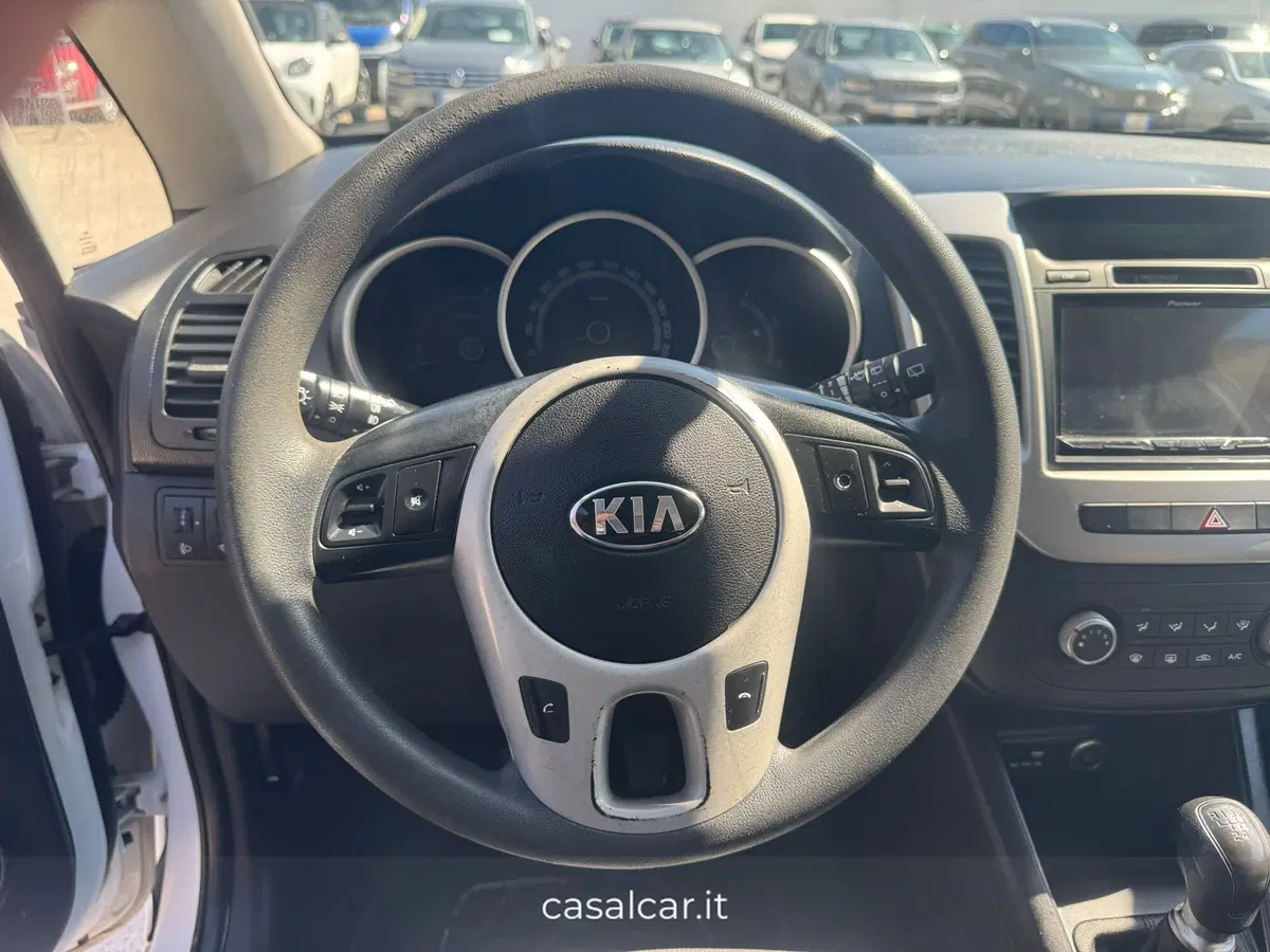 Kia Venga usata a Salerno (11)