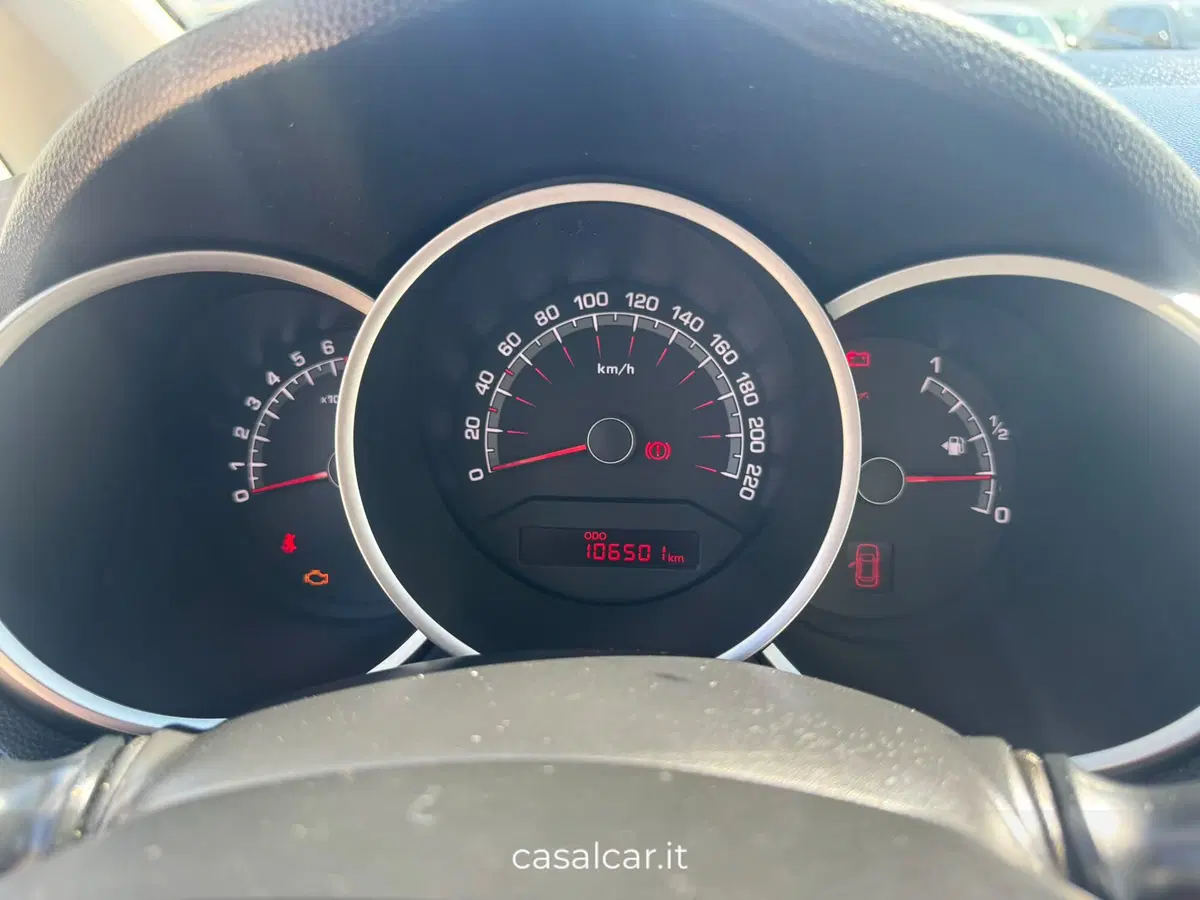 Kia Venga usata a Salerno (12)