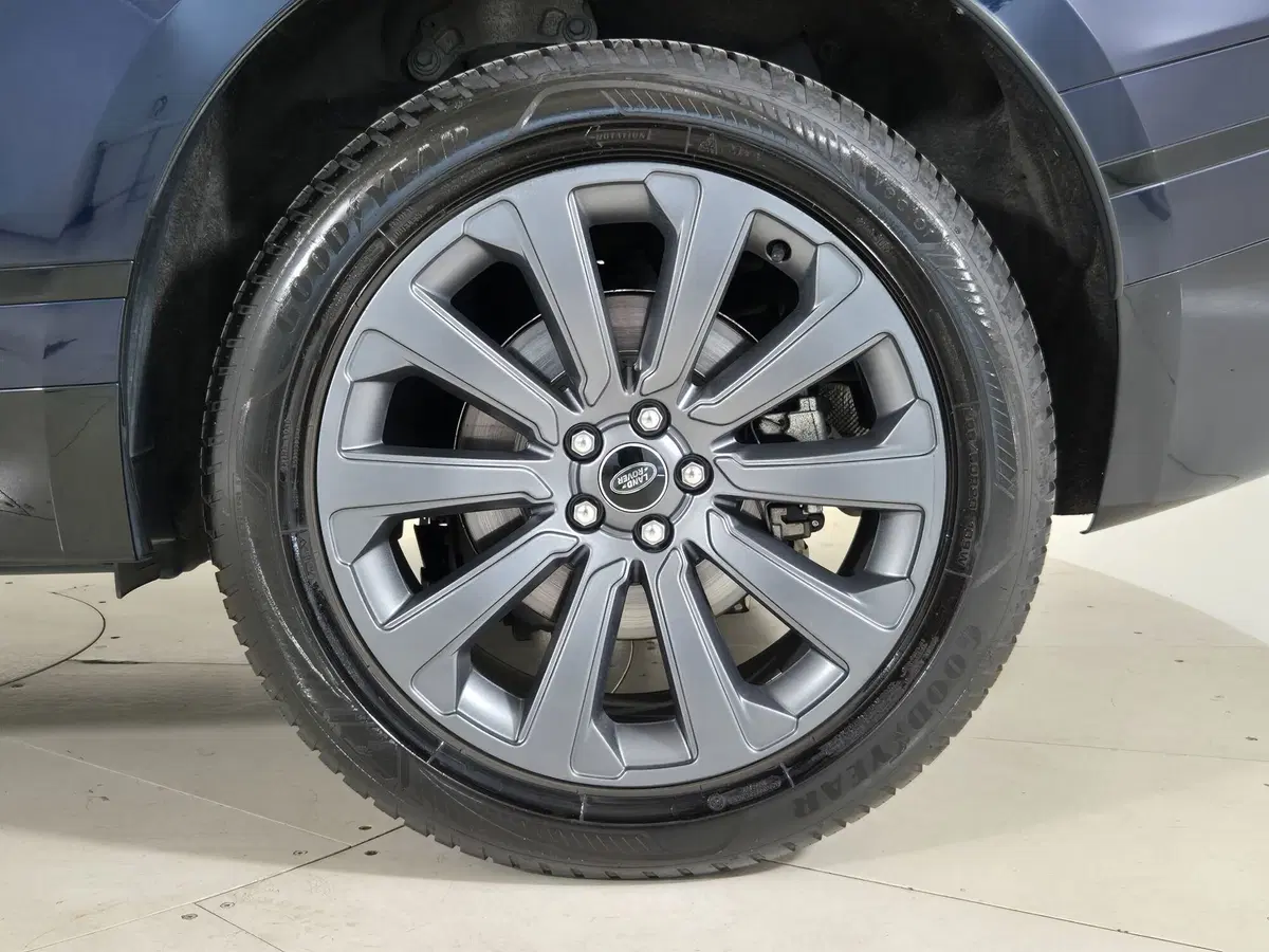 Land Rover Range Rover Velar usata a Torino (9)
