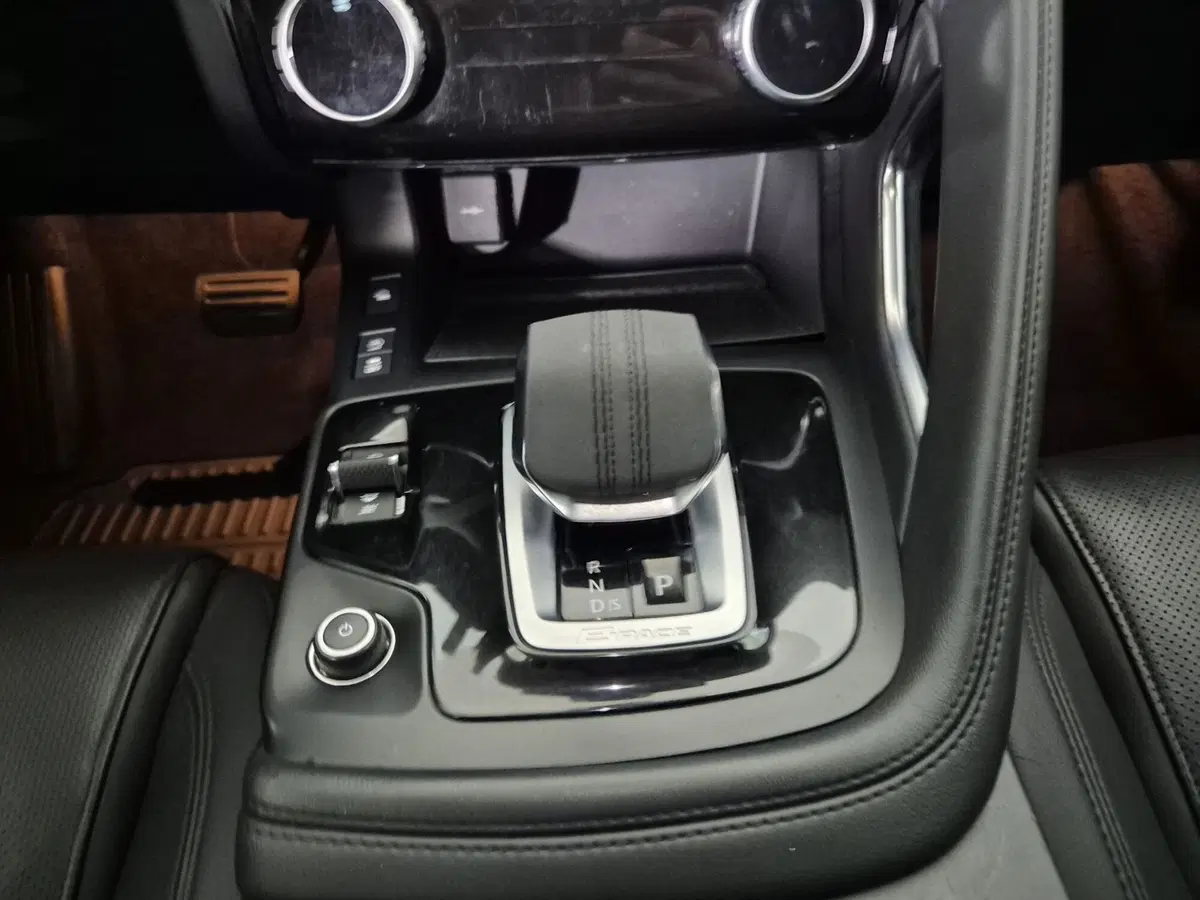 Jaguar E-Pace usata a Torino (10)