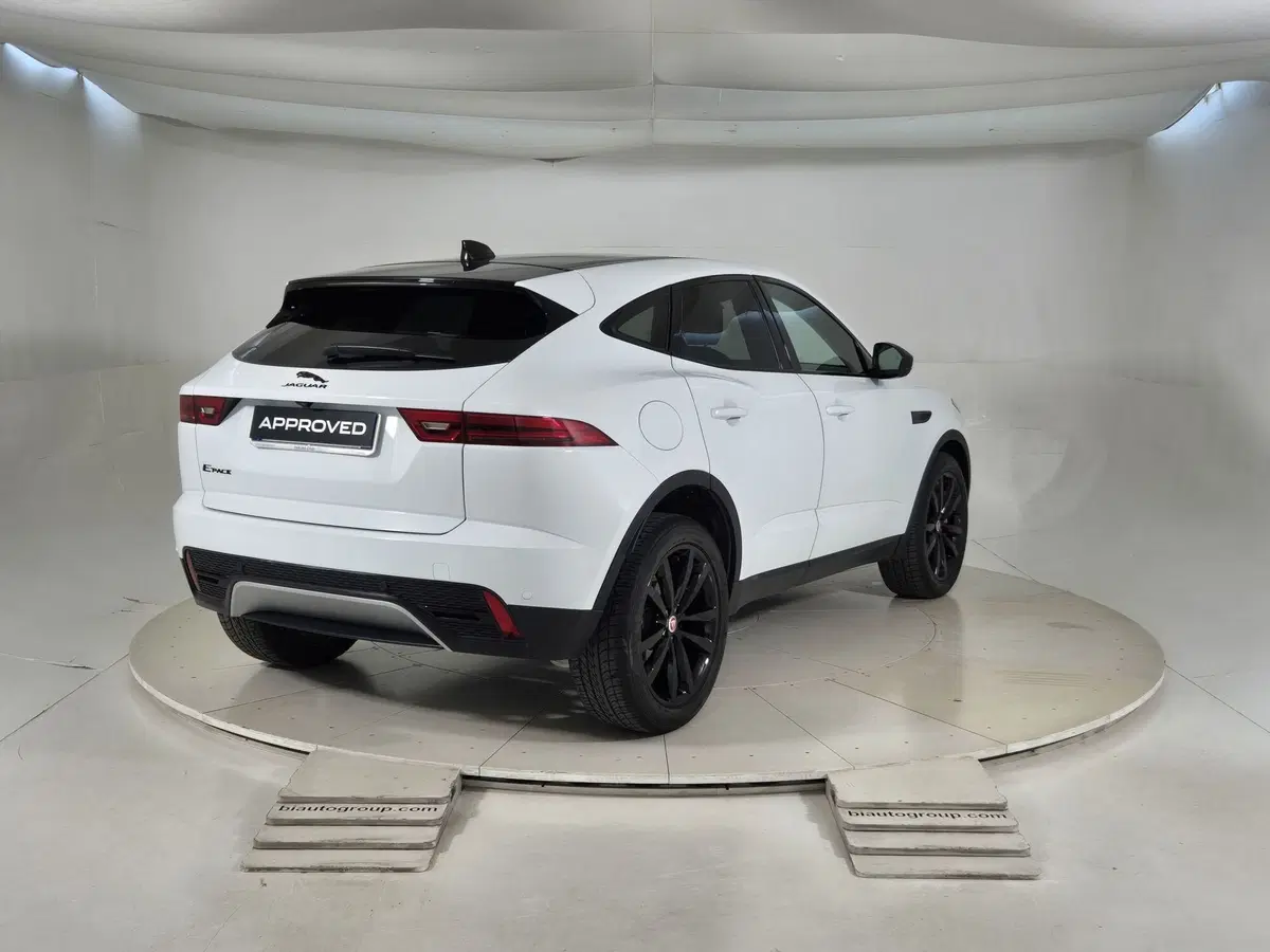 Jaguar E-Pace usata a Torino (2)