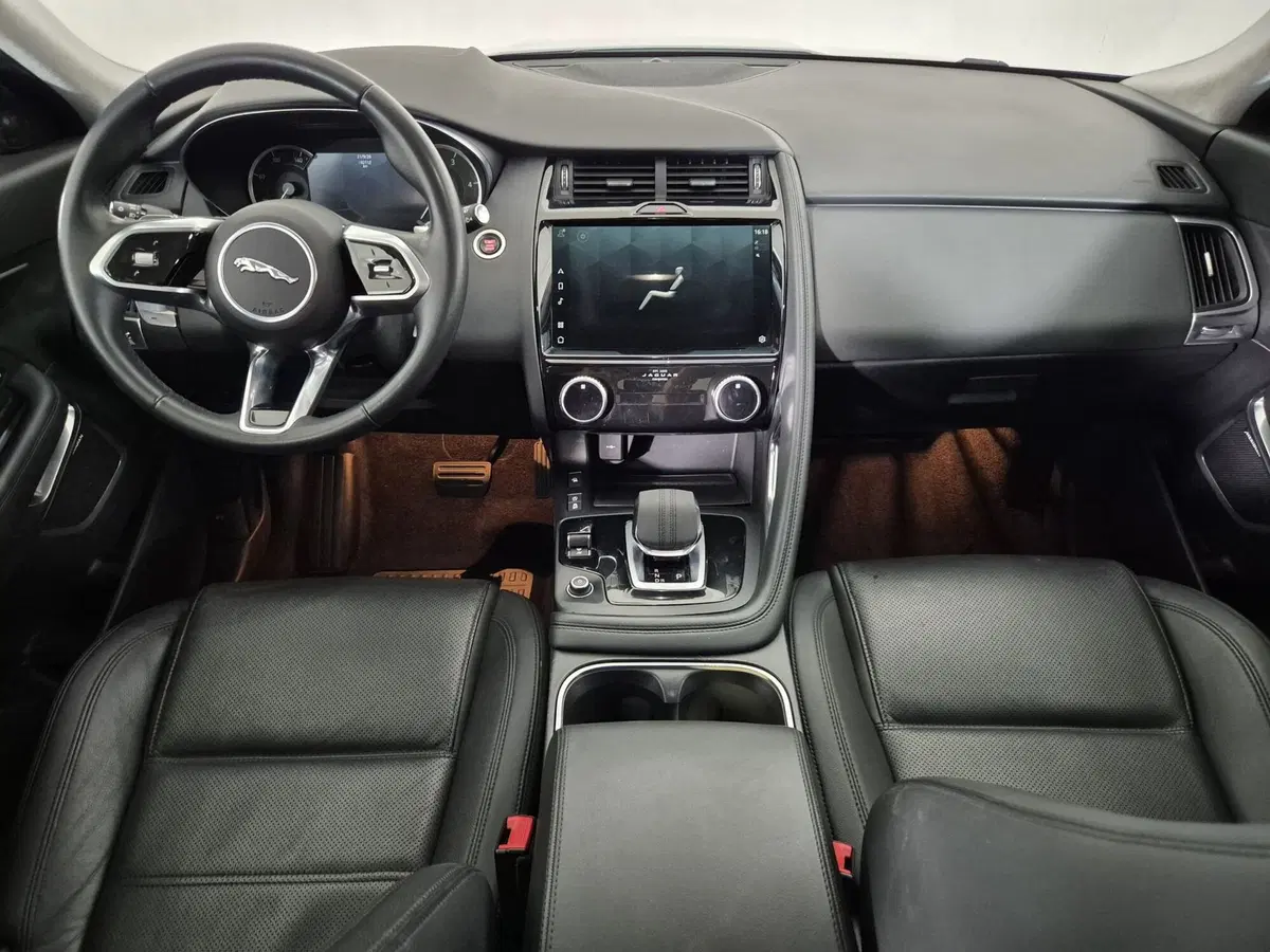 Jaguar E-Pace usata a Torino (4)
