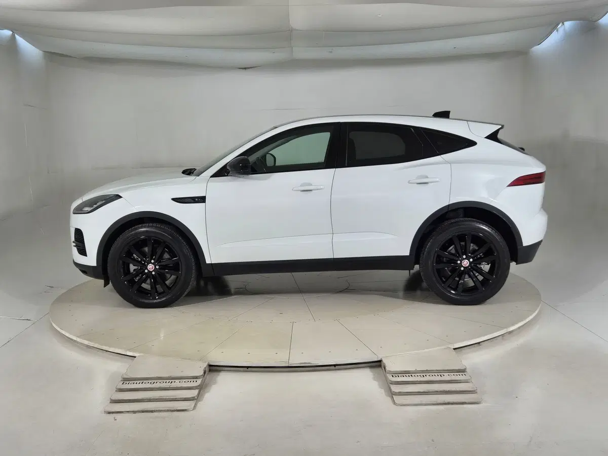 Jaguar E-Pace usata a Torino (6)