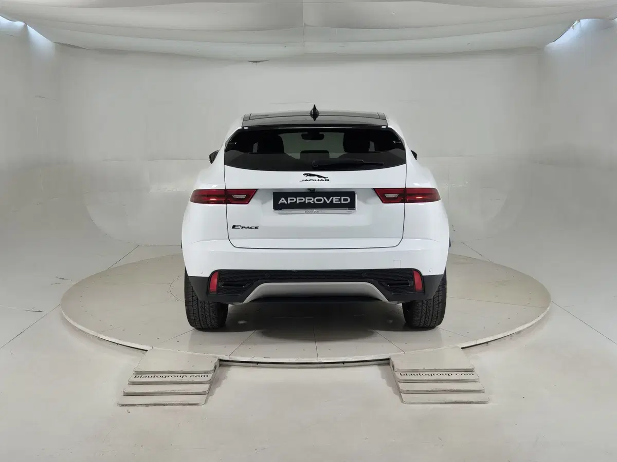 Jaguar E-Pace usata a Torino (7)