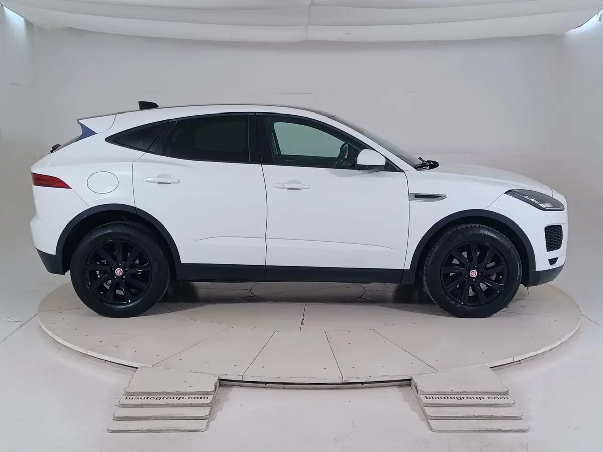 Jaguar E-Pace usata a Torino (6)