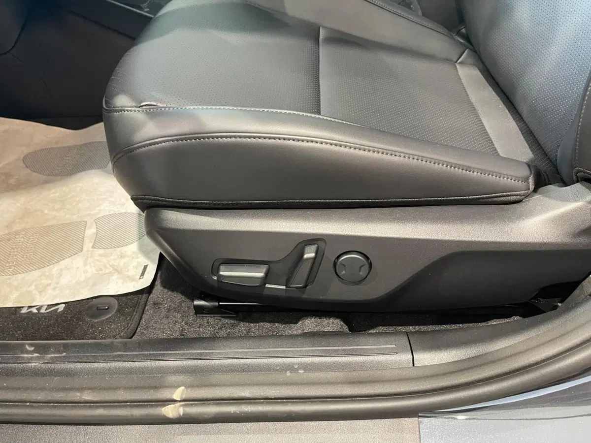 Kia EV4 nuova a Napoli (10)