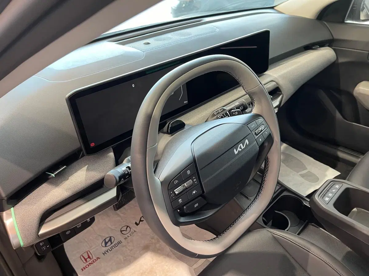 Kia EV4 nuova a Napoli (12)