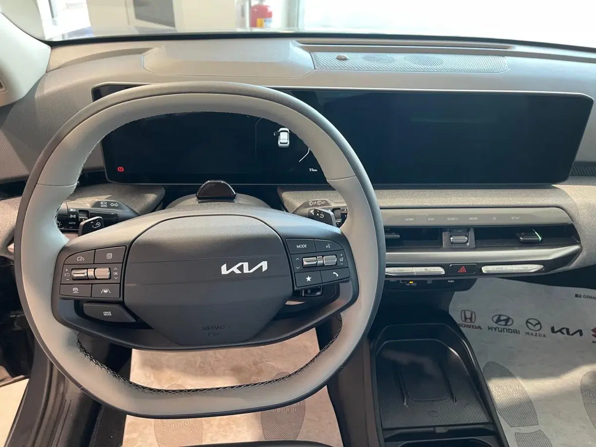 Kia EV4 nuova a Napoli (13)
