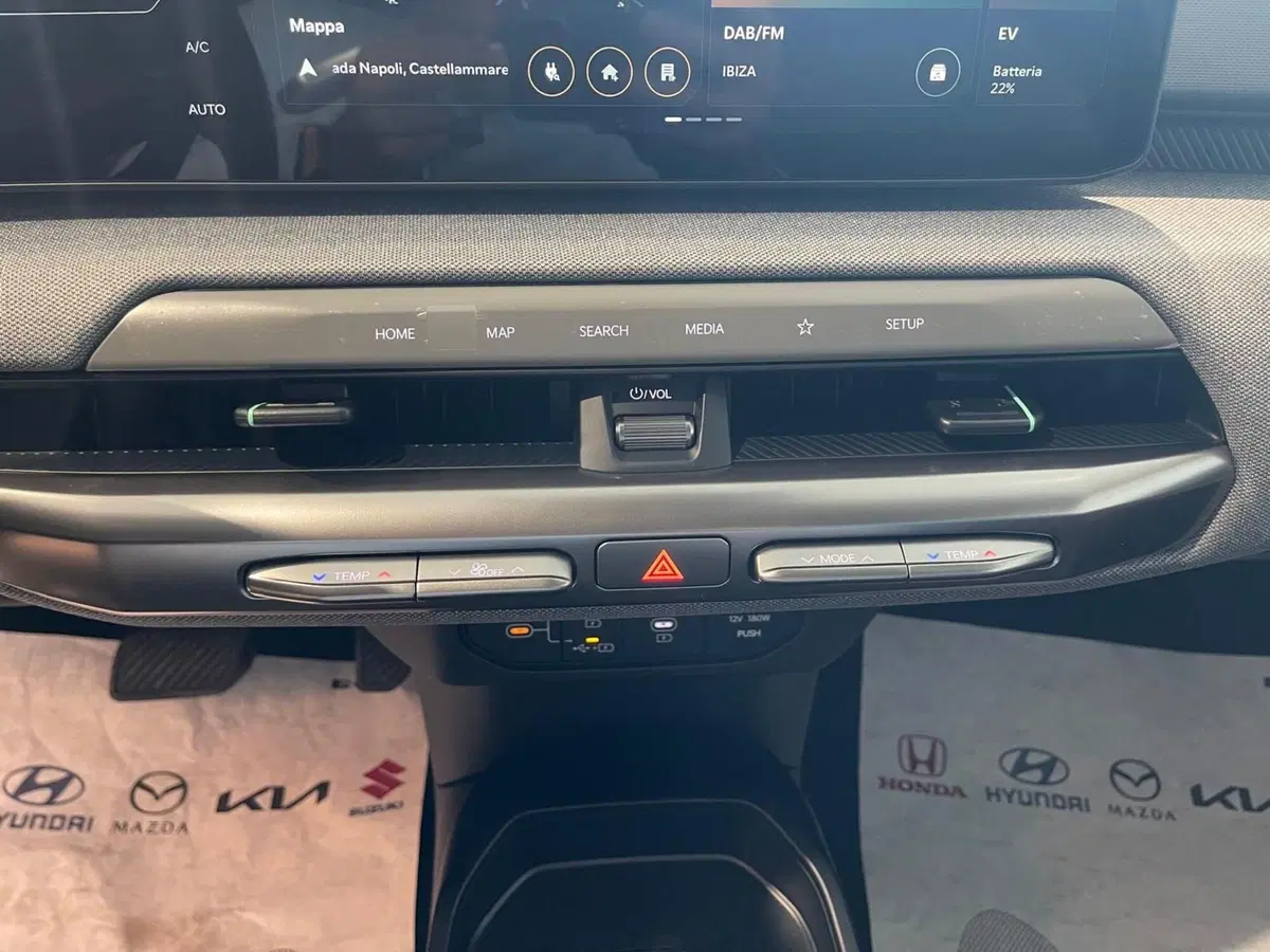 Kia EV4 nuova a Napoli (17)
