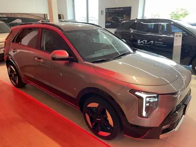 Kia Niro 1.6 gdi hev Business dct6 nuova a Castellammare di Stabia