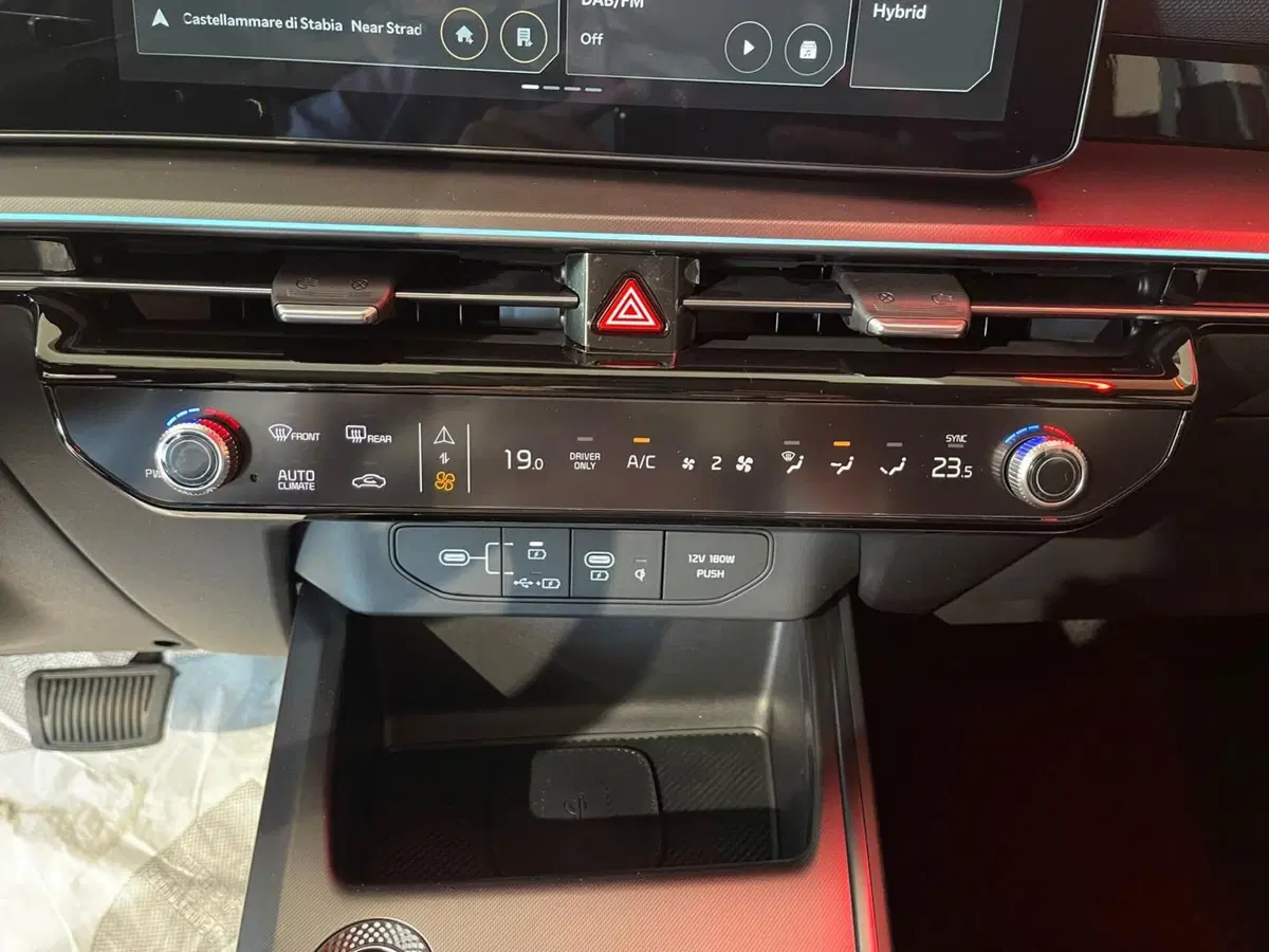 Kia Niro nuova a Napoli (18)